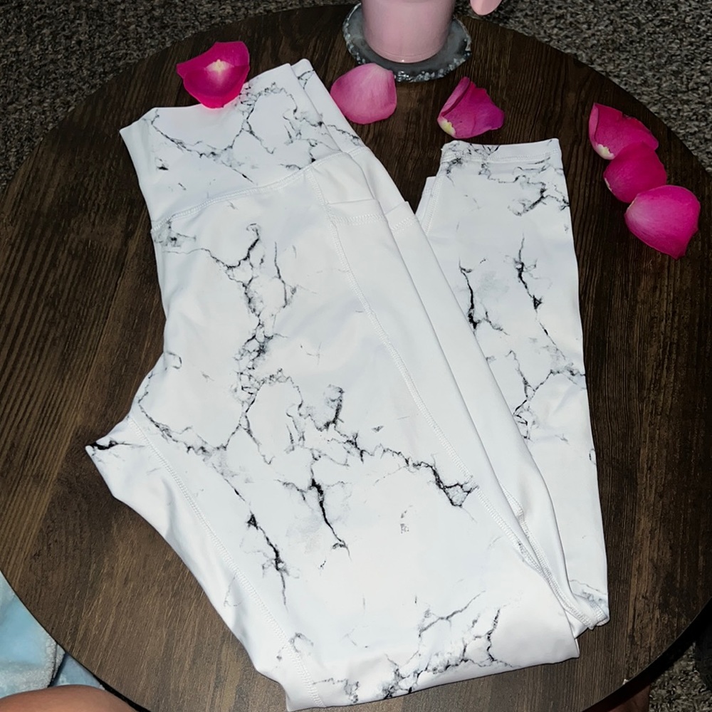 BuffBunny Marble Leggings